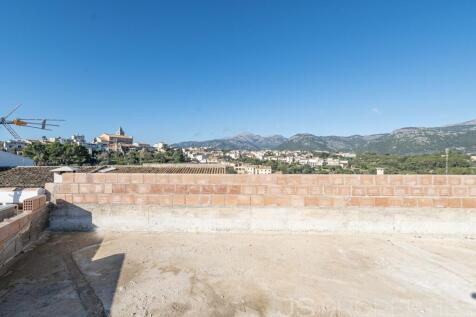 TOWNHOUSE IN CAMPANET WITH UNIQUE VIEWS