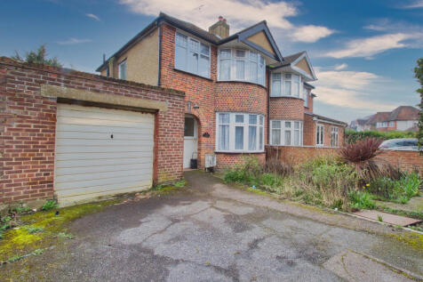 3/4 BEDROOM HOUSE TO RENT IN HARROW WEALD