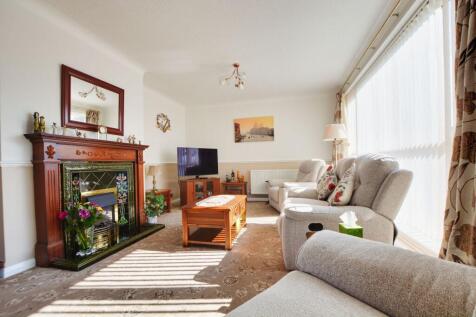 L- Shaped Lounge Diner