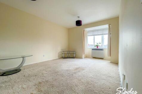 Sandringham Court, 101 Avon Road , Charminster photo 3