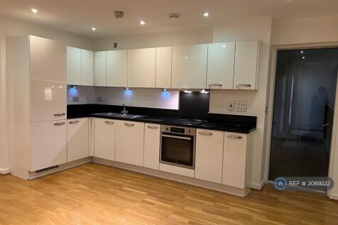 Walbrook Court, Edgware, HA8 photo 3