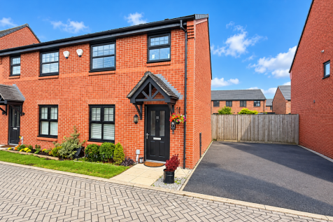 Sunny Red-Brick Townhouse No. 22.png