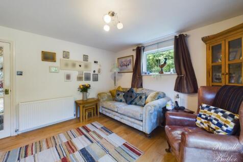 CAM02127G0-PR0207-STILL003