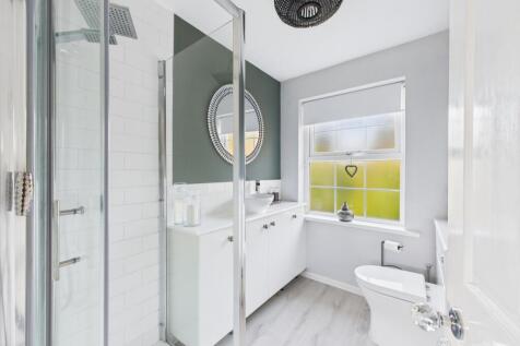 Ensuite- Mark Stephens EweMove Newmarket and Soham