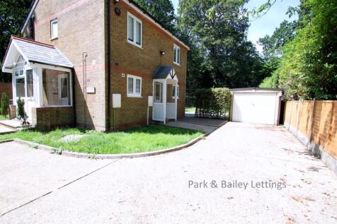 3 bedroom Detached House in Kenley photo 3
