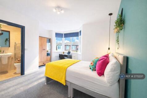 Bedroom 2 With Private Ensuite Bathroom 