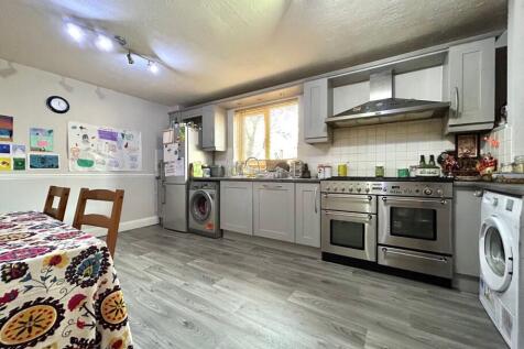 Rushleys Close, Loughton  photo 3