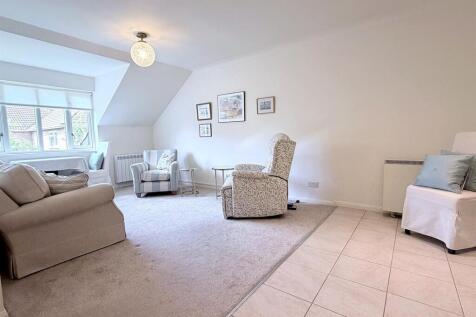 Open-Plan Living/Dining/Kitchen
