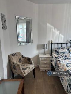 Timberdine Avenue, Worcester, WR5 photo 5