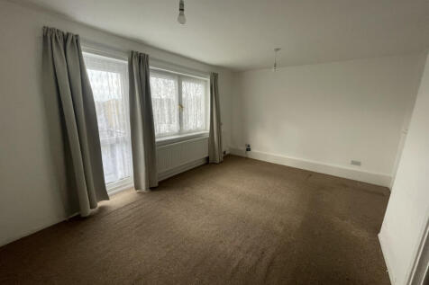 3 Bedroom Split-level Flat