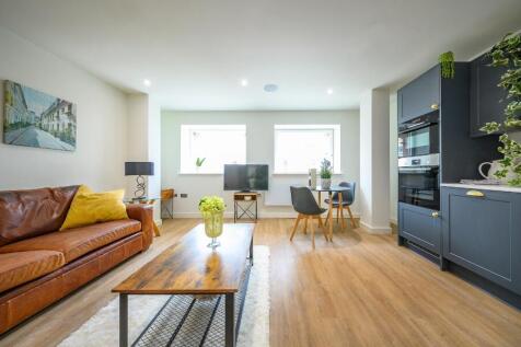 Living/kitchen area 