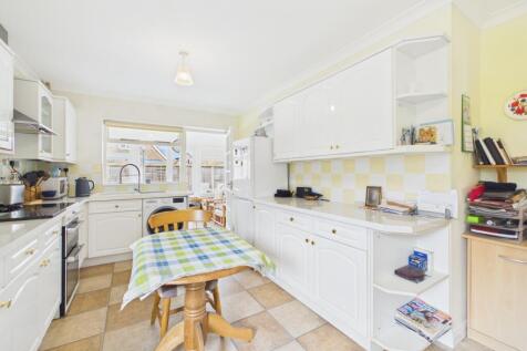 CAM02294G0-PR0132-STILL012