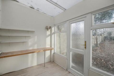 10 Mundon Gardens, Ilford, IG1 4AH