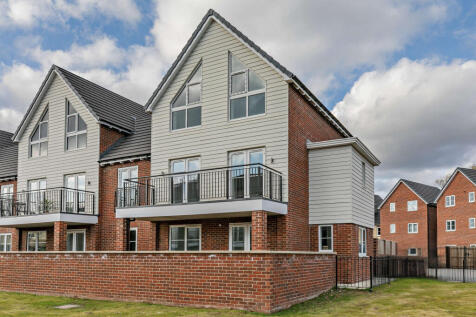 Luxury Riverside Views