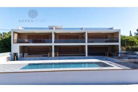 Luxury 2-Bedroom Apartment with Sea View in Forte Novo