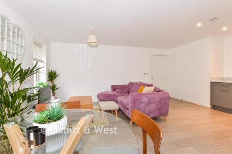 Lounge/Kitchen