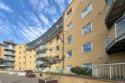 TWO BEDROOM FLAT IN FELTHAM