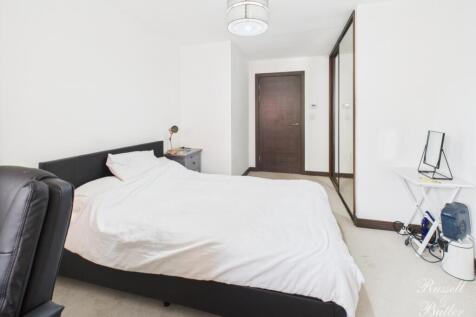 CAM01995G0-PR0336-STILL002