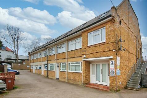 6_tygan_house_10-16_the_broadway_image1_18919_4.jp