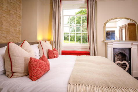 62d032c014895_TM-Greenaway---Bed-side-on-2-HERO