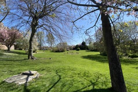 Henshall, Woodlands Village, Wakefield photo 4