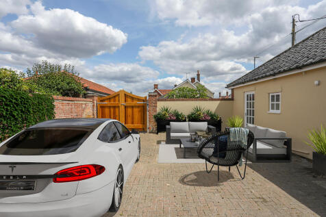 Cherry_Tree_Stables_Rear_2_14-07-25_09_44.jpg