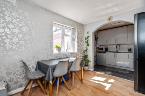 41 Silverton Crescent_4.jpg