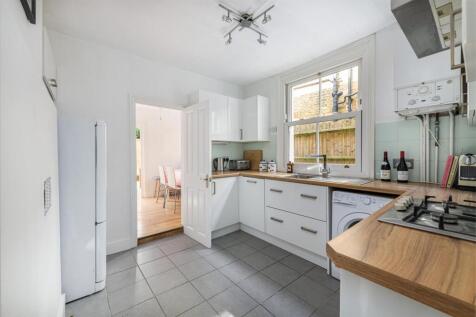 5 Lydden Grove Kit 2.jpg