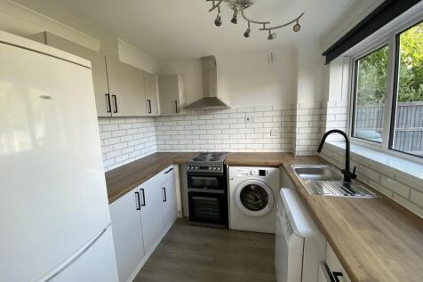 Swift Close, Royston photo 4