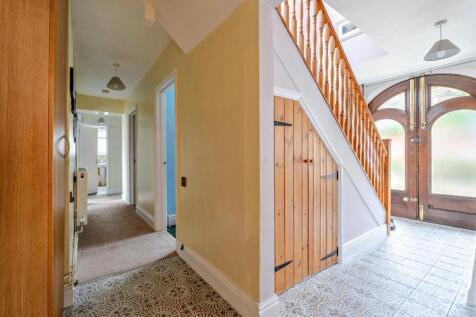Hallway 2.jpg