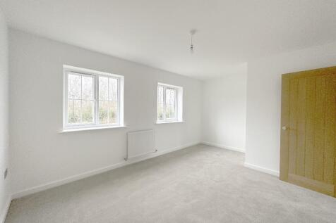 17 Tapestry Gardens, Rastrick, Brighouse photo 4