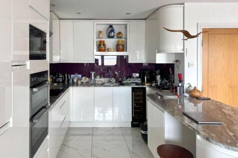 Open Plan Living/Dining/Kitchen