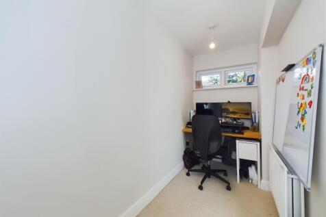 CAM02136G0-PR0089-STILL001