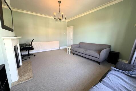Torquay Drive, Leigh-On-Sea photo 2