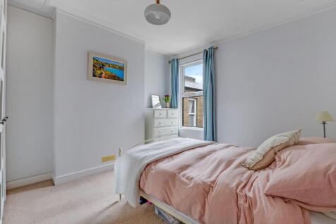 01-7c27JHPropWorld - 144 Perry Road - 1-medium.jpg