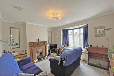 Weston Park Road 118 - Lounge.jpg