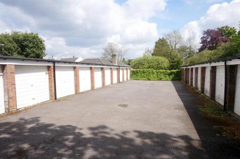 COMMUNAL GROUNDS &amp; PARKING