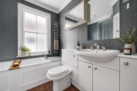Bathroom.jpg
