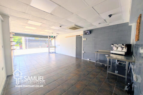 Ground floor entrance retail area 1