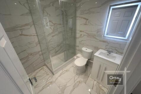 |Ref: R213943|, Leigh Road, Eastleigh, SO50 9DF photo 4