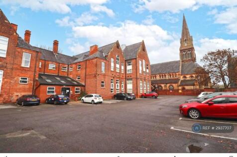 Secure Parking With 24hr Cctv