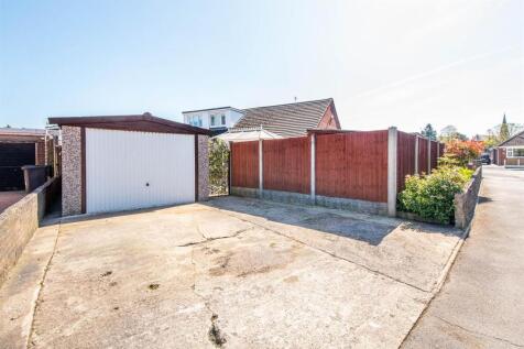Driveway/Garage