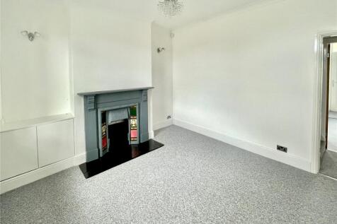 Springvale Road, Great Houghton, Barnsley, South Yorkshire, S72 photo 3