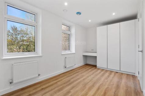 03-5a85GCHMF - 3 Solent Lodge - Bedroom 2 -Origina