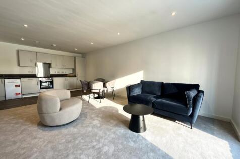 Lounge / Dining Area