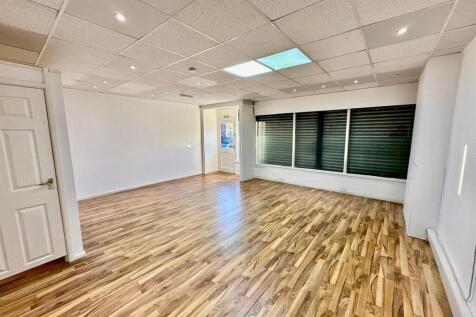 WhatsApp Image 2025-11-19 at 15.34.46_5bf56b4c.jpg