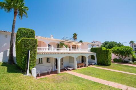 House &amp; terraces