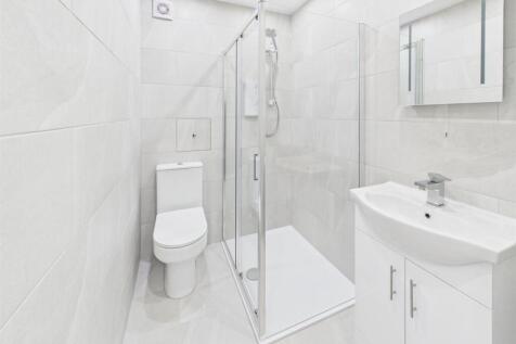Flat A - Bathroom 1 .jpg