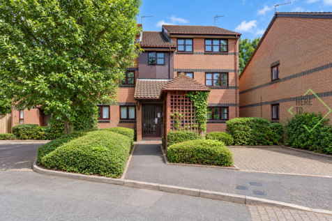 Hamburgh Court, Cheshunt, EN8- parking