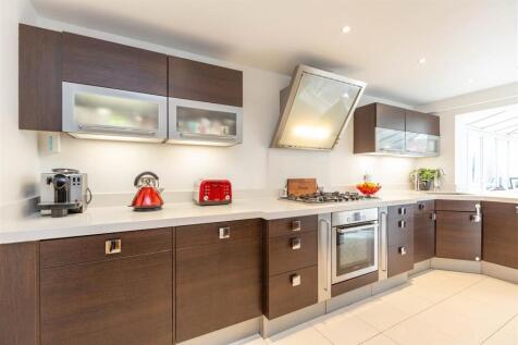 5, Tilekiln Close, Waltham Cross, Herts, EN7 5RE-1